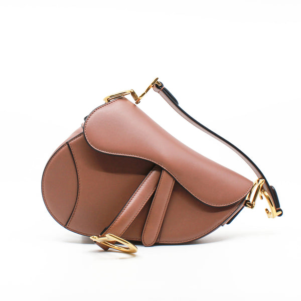 Nude dior saddle discount bag