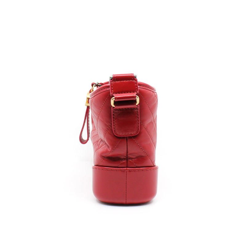 Small Gabrielle In Red Aged Calfskin Leather Hobo Bag Multicolor Hardware Seri 27 - L'UXE LINK