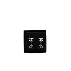 16S CC Pearl Black PVC Airplane Pendant Earrings