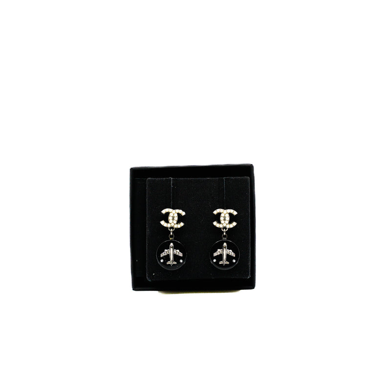 16S CC Pearl Black PVC Airplane Pendant Earrings