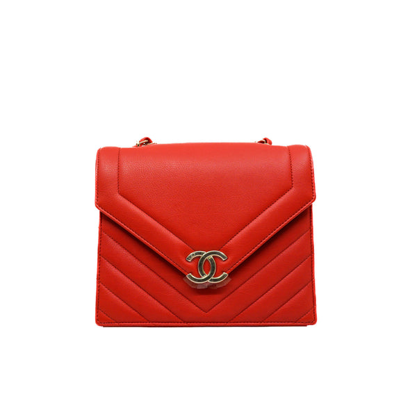 Medium Chevron Red Envelope Flap Bag GHW Seri 27 - L'UXE LINK