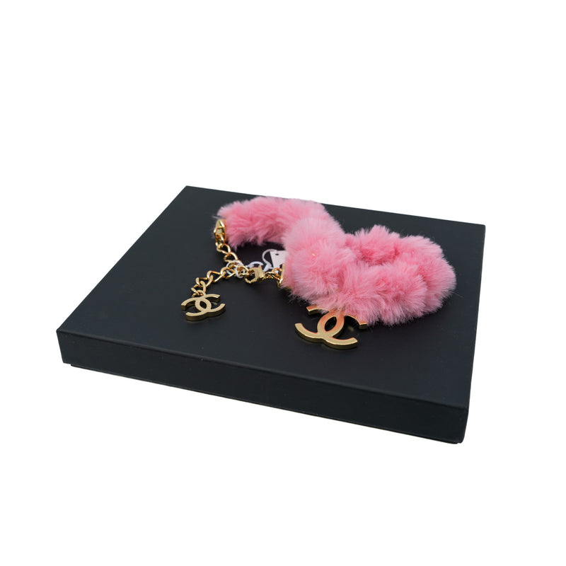 24C Pink Faux Fur With Lacquered Gold Metal CC Necklace