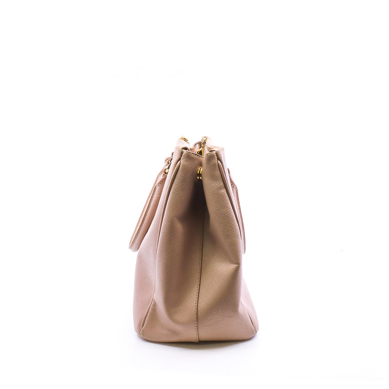 saffiano medium in leather beige ghw