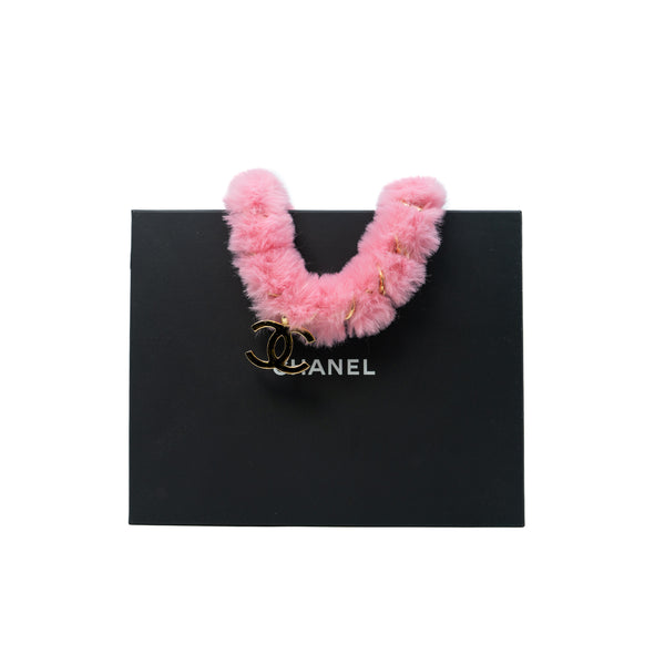 24C Pink Faux Fur With Lacquered Gold Metal CC Necklace