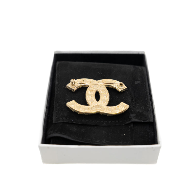 Medium CC Logo Brooch With Pearl/Crystal GHW