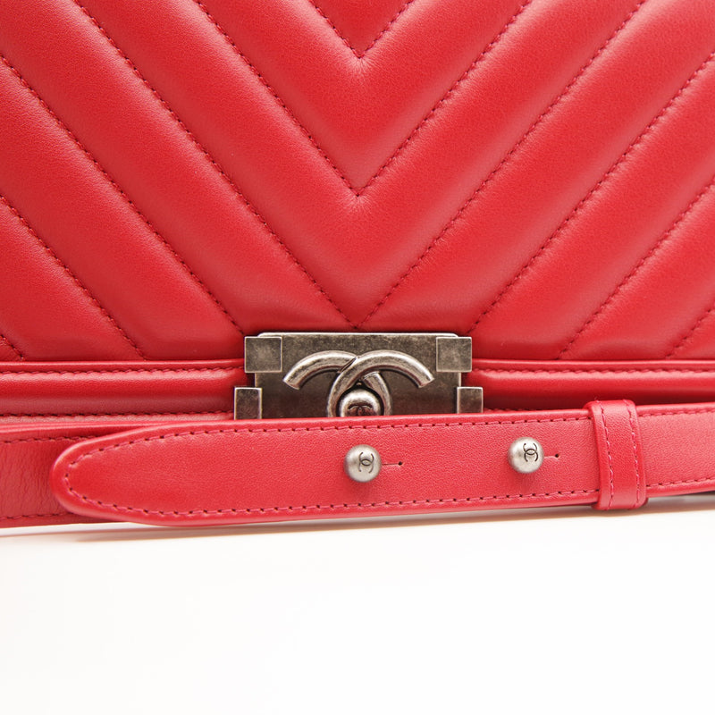 Old Medium Leboy In Red Chevron Lambskin Leather Handbag PHW Seri 25 - L'UXE LINK