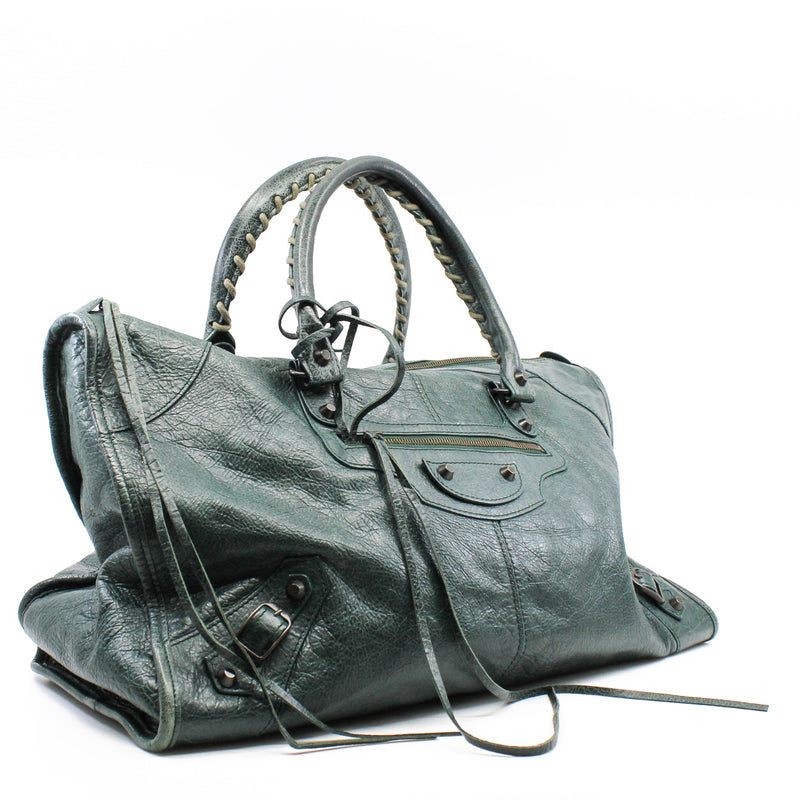 City Classic Studs Bag Calfskin Leather Medium Dark Green - L'UXE LINK