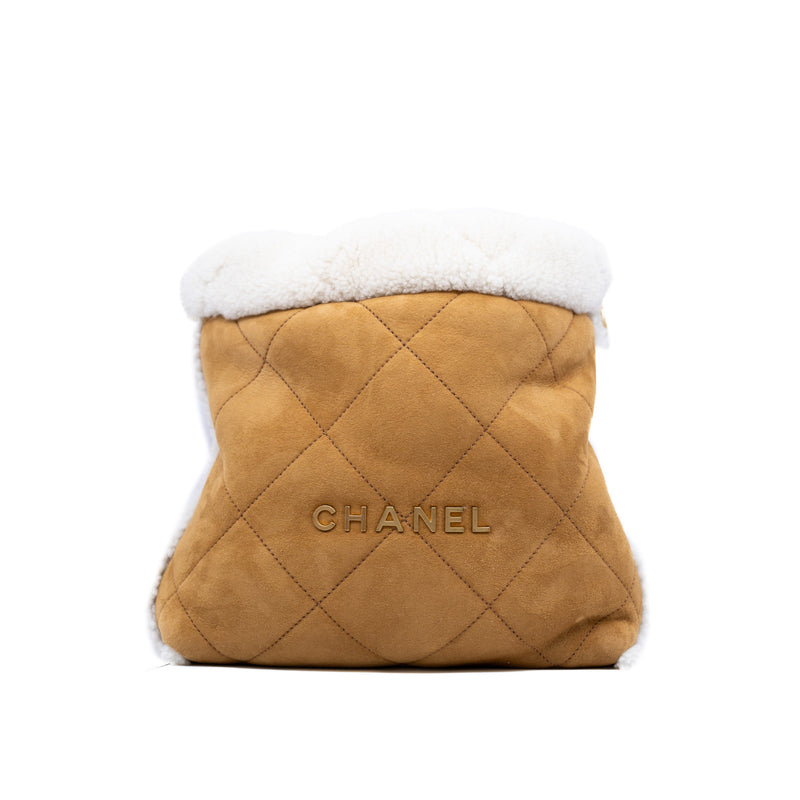 22 Beige/White Quilted Lambskin Suede/Shearling Tote Bag GHW - L'UXE LINK