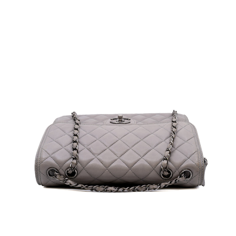 flap bag in leather gray phw seri 18