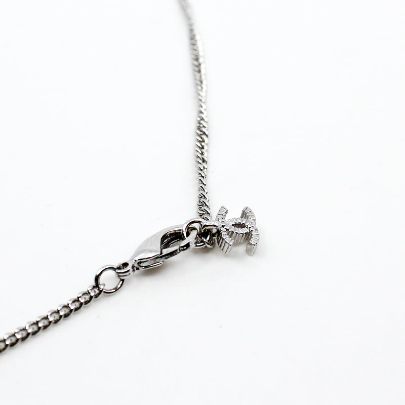 cc necklace with cc pearl logo and pearls - L'UXE LINK