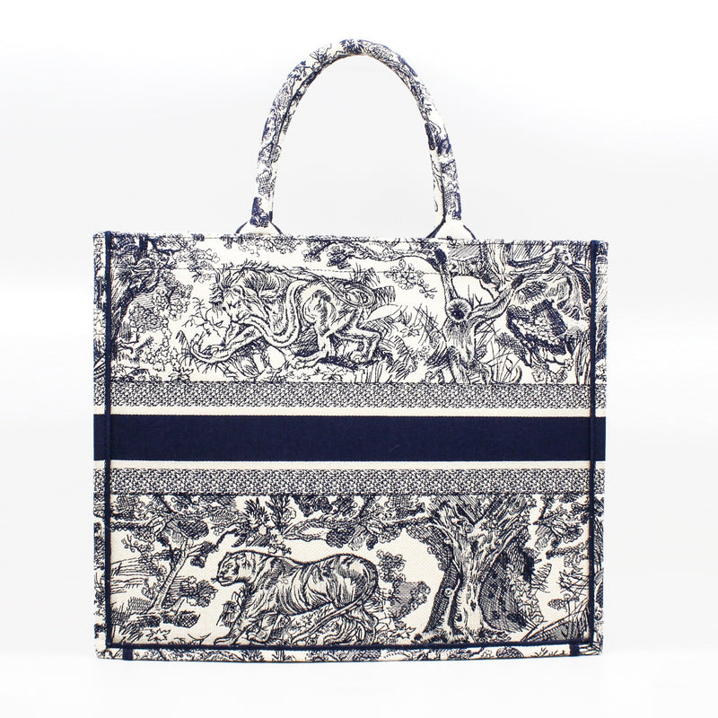 Dior Toile De Jouy Book Tote Large Blue Embroidery rrp5000 - L'UXE LINK