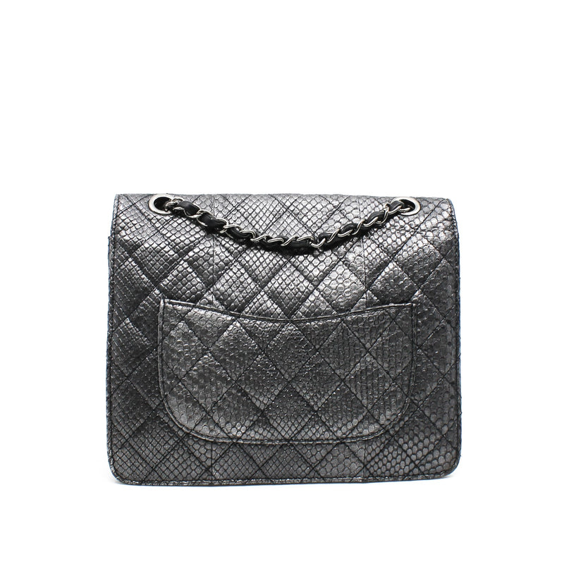 square flap bag in gray snake skin seri 17 - L'UXE LINK