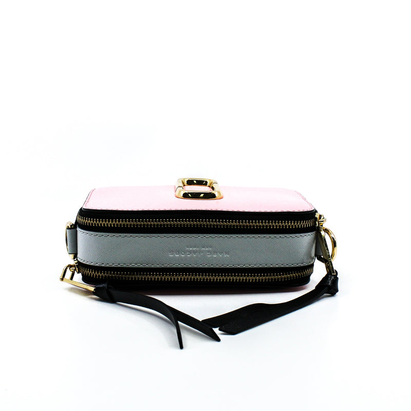 marc jacobs camera bag in pink